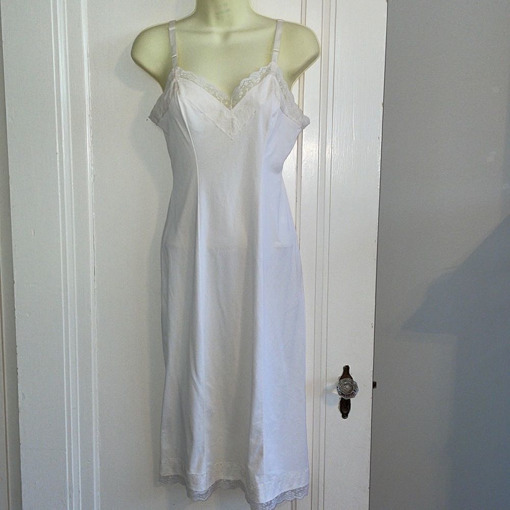 Vtg Shadowline white full slip with lace details